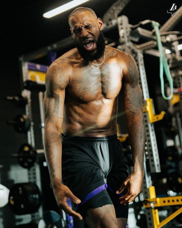 开云-学无止境！詹皇第20个赛季仍在学习 主动调整饮食